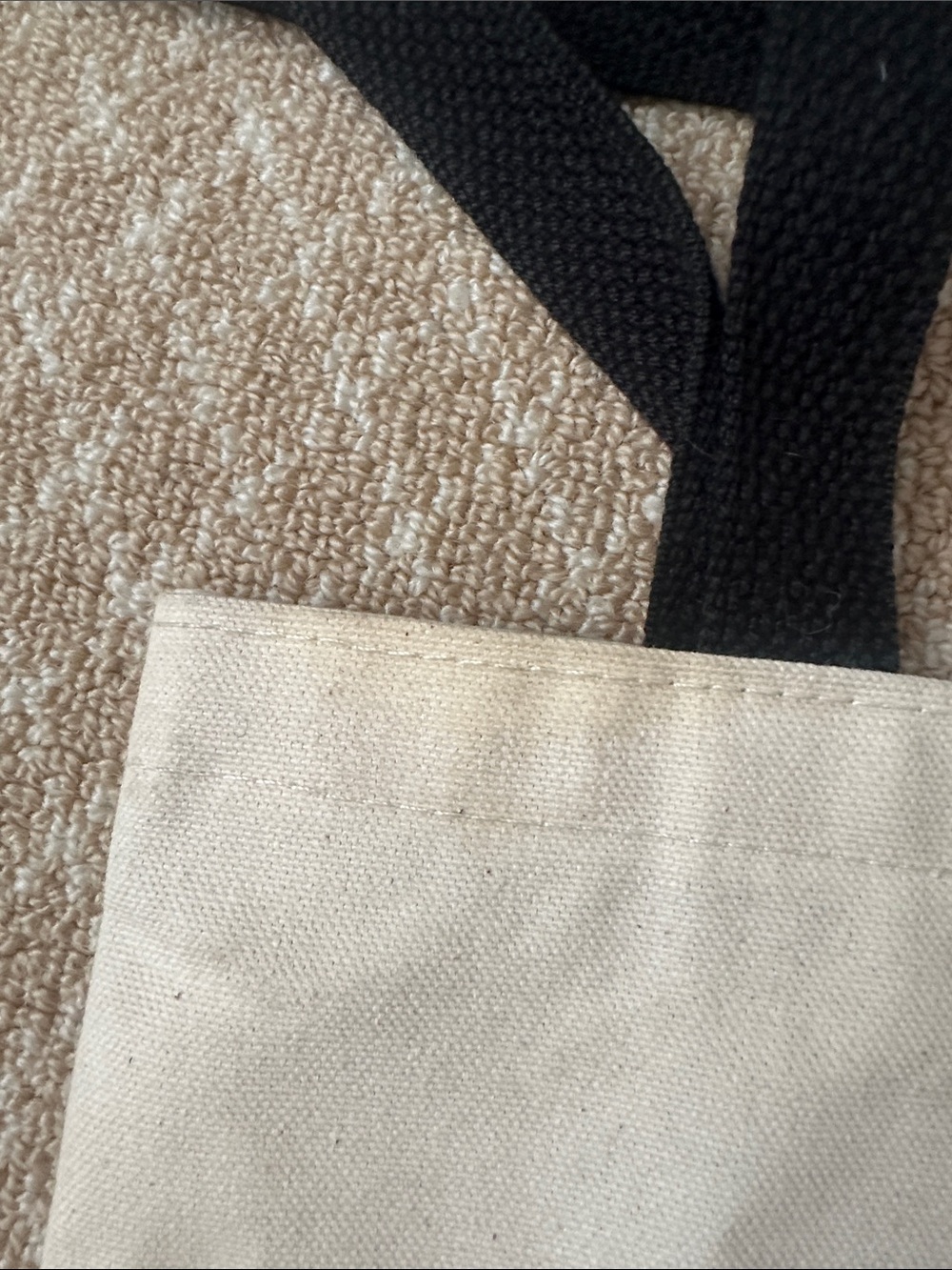 Haruki Murakami Canvas Cat Tote Bag with Black Straps - Picture 4 of 5